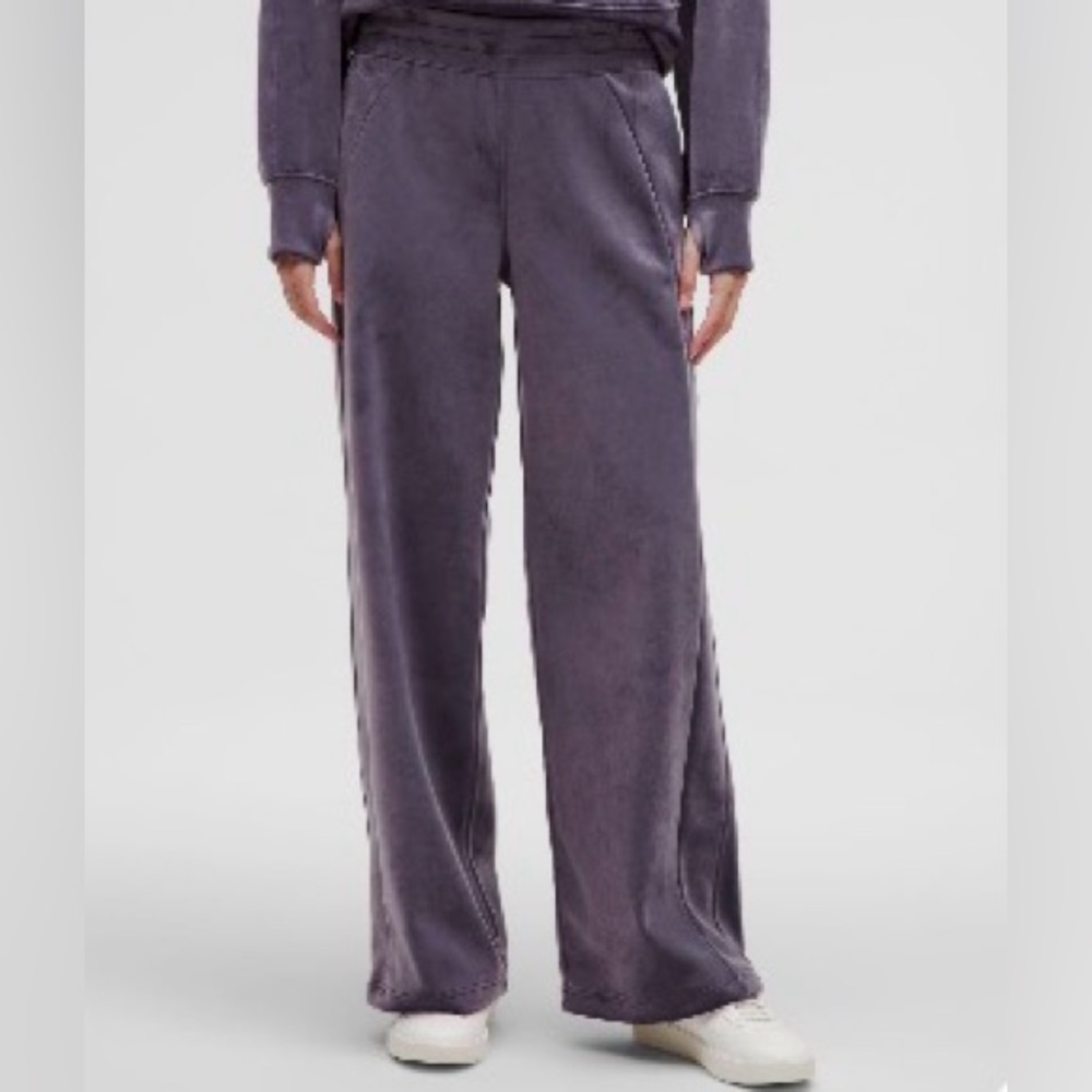 Lululemon Scuba Mid Rise Wide Leg Pant Sz M NWOT